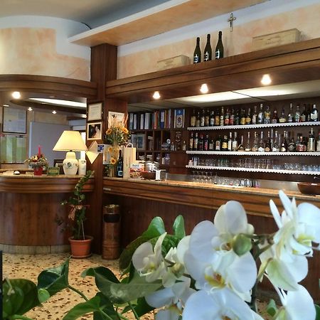 Hotel Marchina เบรเชีย ภายนอก รูปภาพ