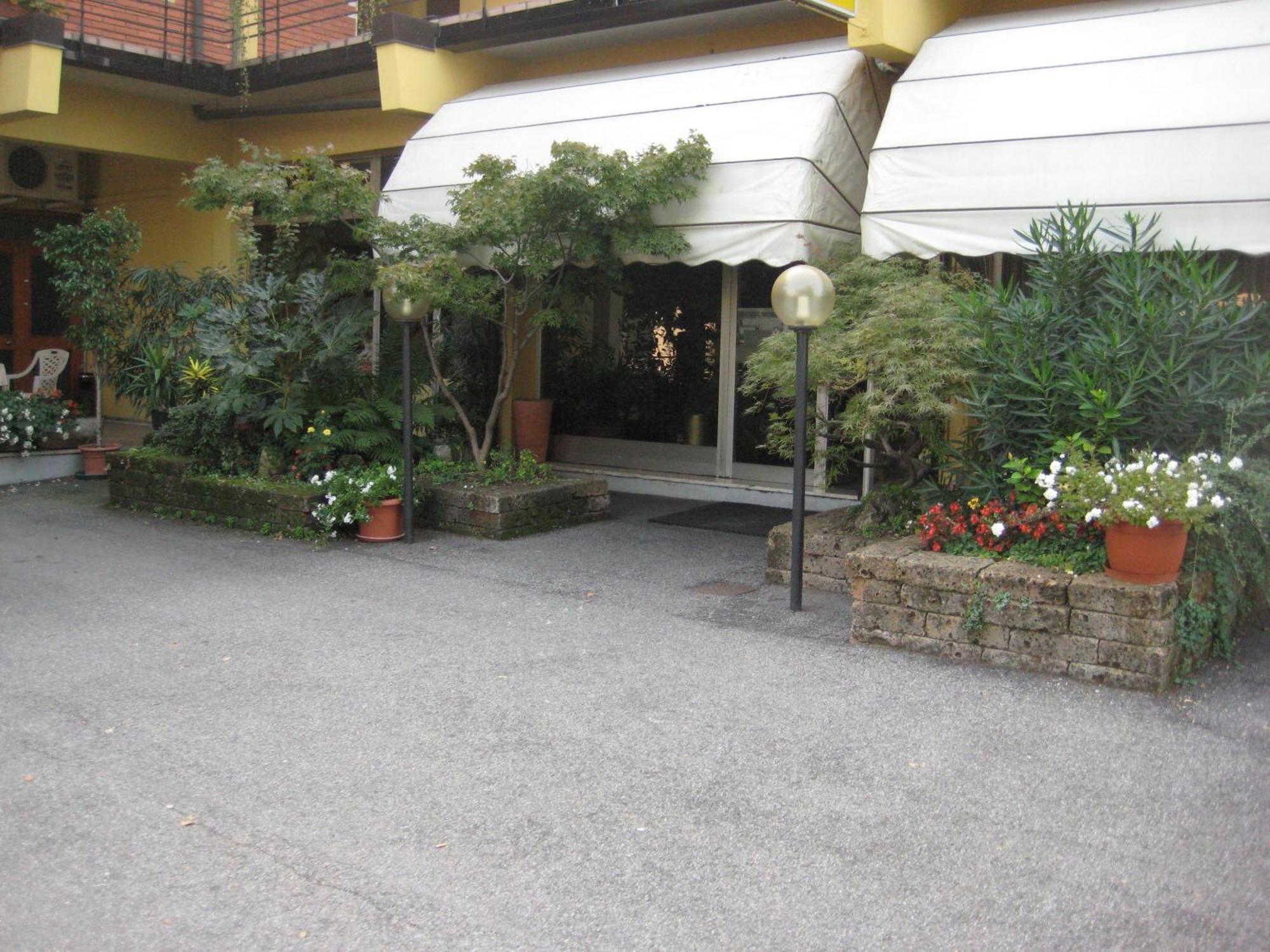 Hotel Marchina เบรเชีย ภายนอก รูปภาพ