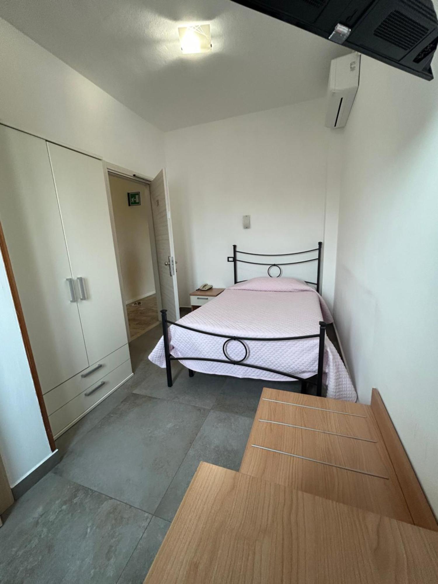 Hotel Marchina เบรเชีย ภายนอก รูปภาพ