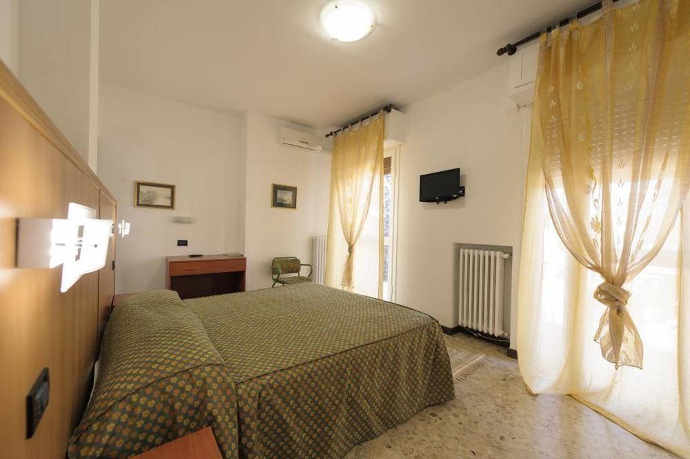 Hotel Marchina เบรเชีย ภายนอก รูปภาพ