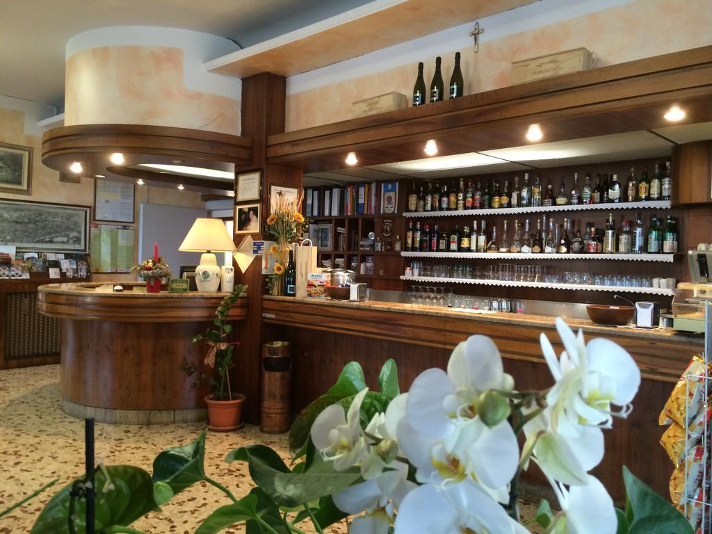 Hotel Marchina เบรเชีย ภายนอก รูปภาพ