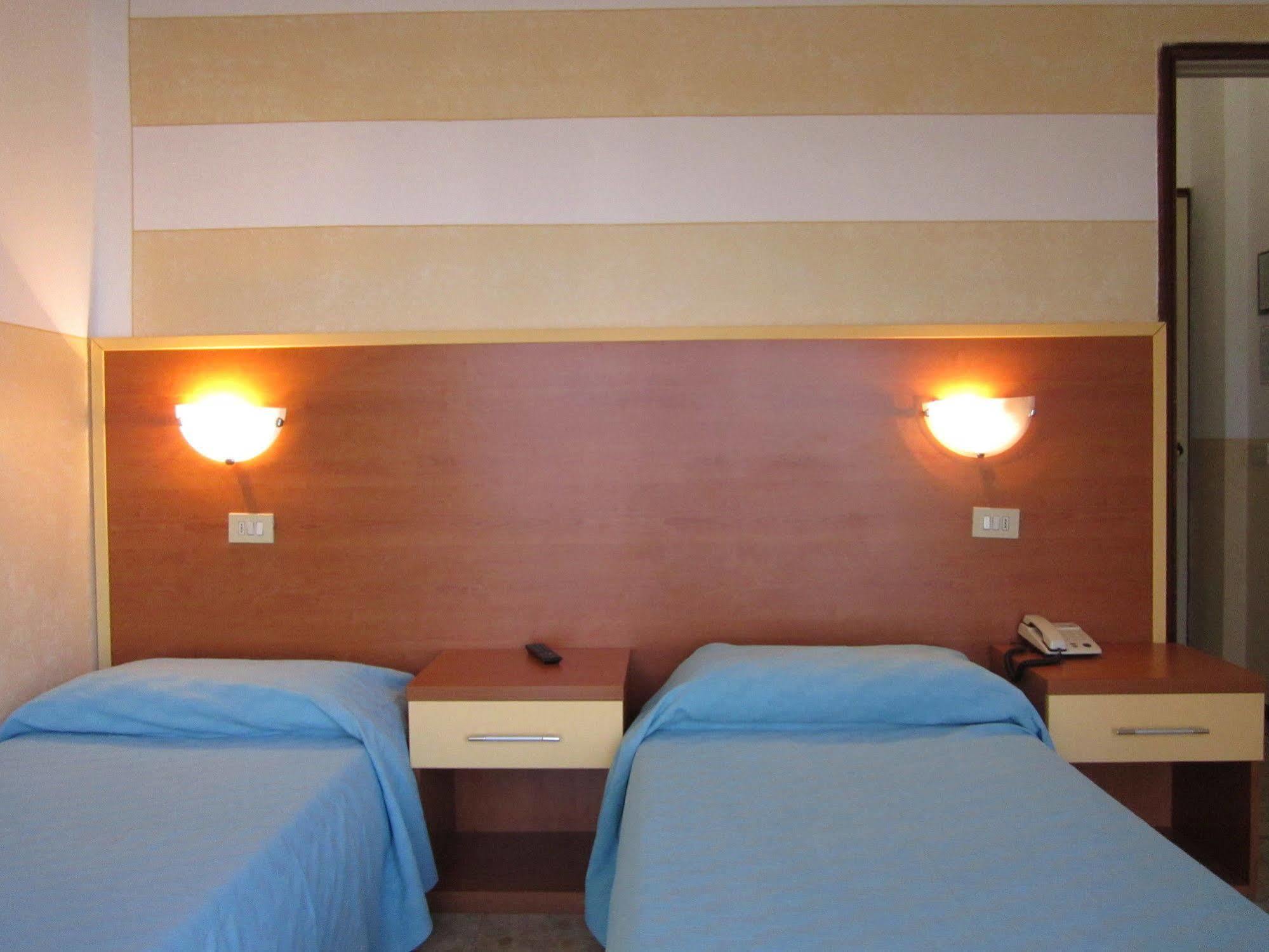 Hotel Marchina เบรเชีย ภายนอก รูปภาพ