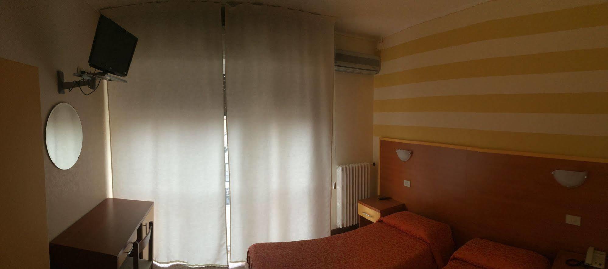 Hotel Marchina เบรเชีย ภายนอก รูปภาพ